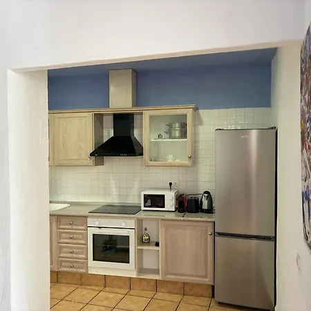 Piso En Con Vistas, Aire Acondicionado, Wifi Y Smart Tv *
